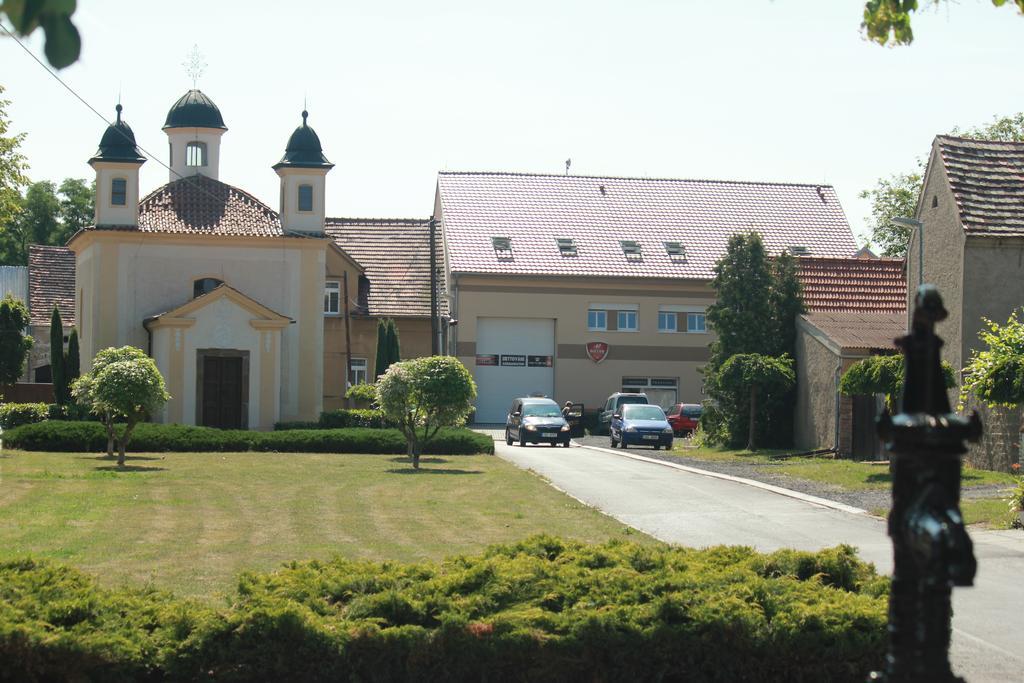 Penzion Piller Chvalín Exterior foto